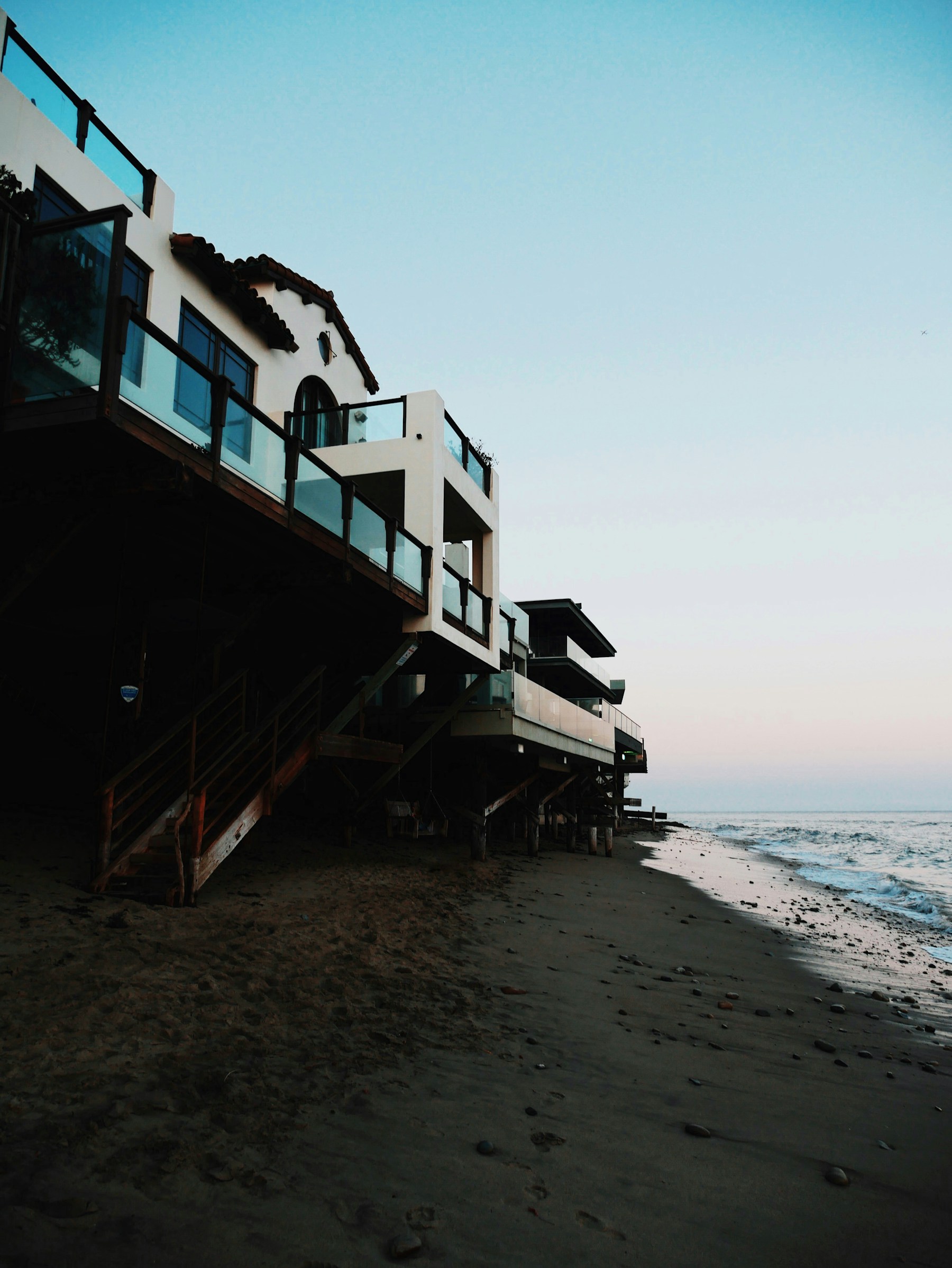A Southern California coastal home overlooking the ocean